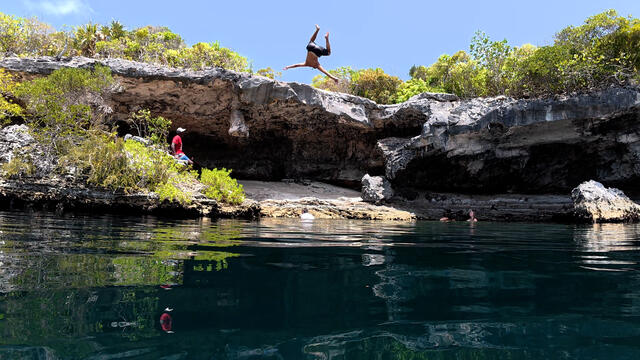 YouTube video: Berry Islands, Bahamas - crossing from Bimini, Blue Hole Hoffmans Cay, abandoned mansion Bird Cay
